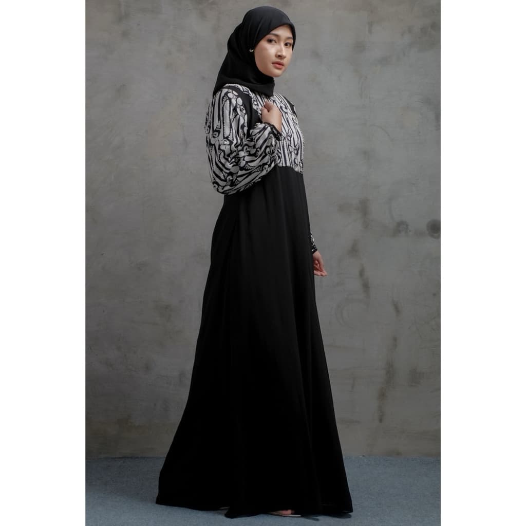 Gaun Aleea Sogan | Gaun Aleea Hitma Putih | Gaun Batik Klasik | Gaun Batik Berpayet | Gaun Batik Simple | Gaun Batik Elegant 2