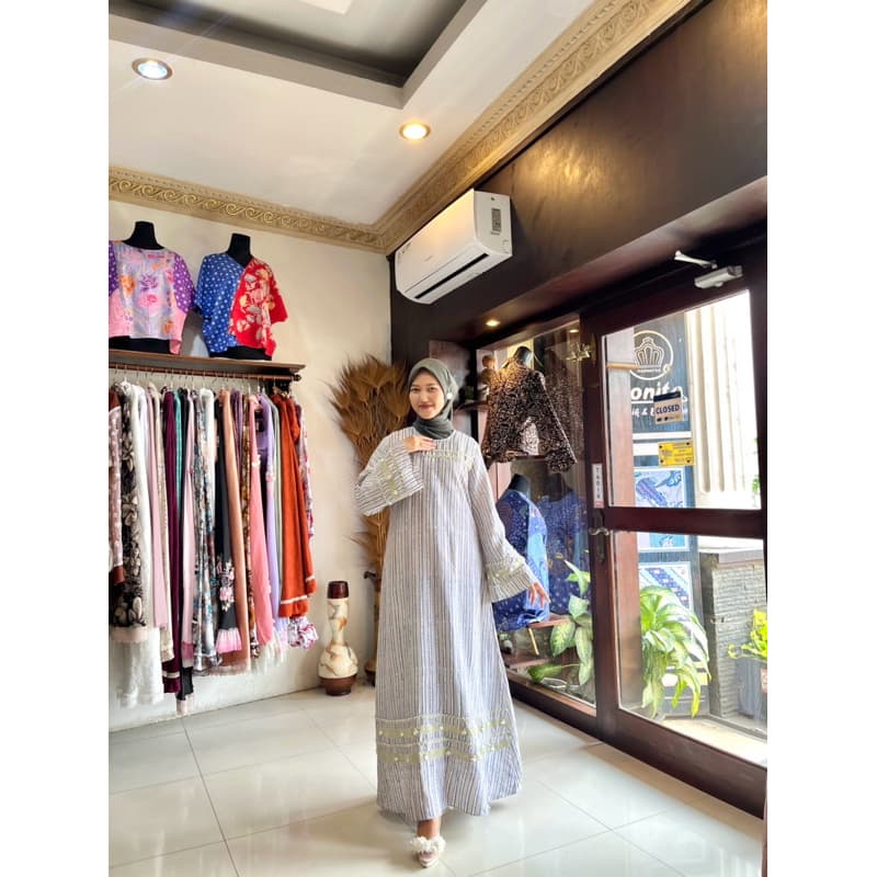 Gaun Leonora | Gaun Batik Soft | Gaun Batik Simple | Gaun Batik Berpayet | Gaun Batik Elegant | Gaun Batik Pesat