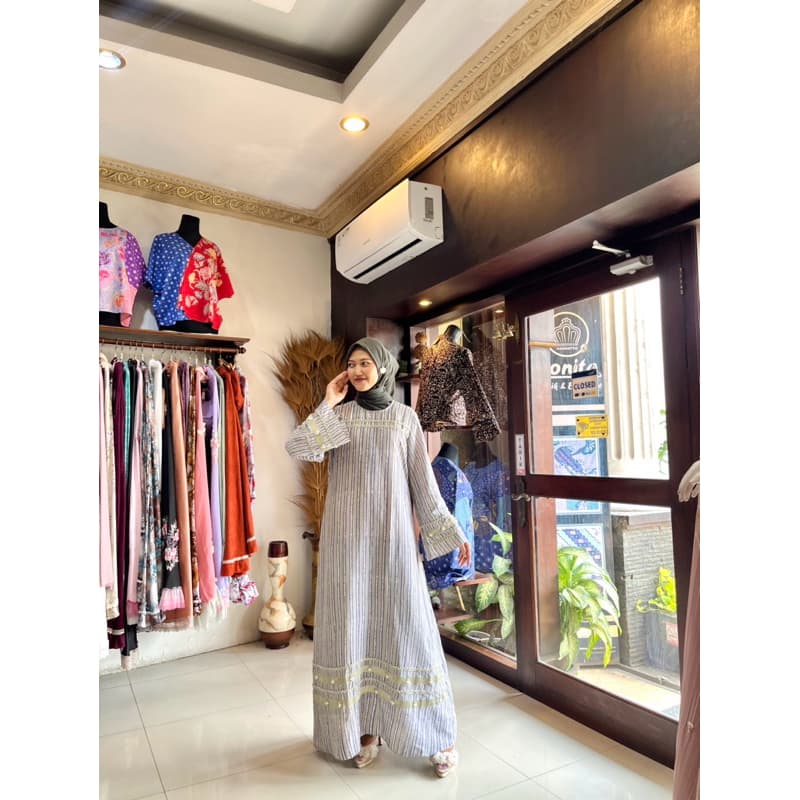 Gaun Leonora | Gaun Batik Soft | Gaun Batik Simple | Gaun Batik Berpayet | Gaun Batik Elegant | Gaun Batik Pesat 2