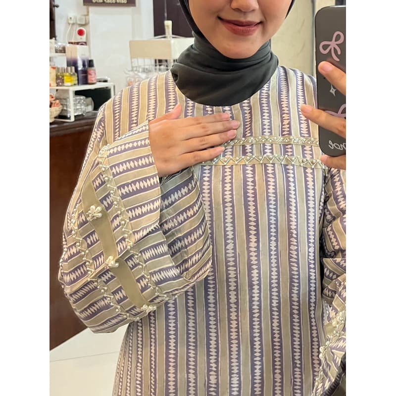 Gaun Leonora | Gaun Batik Soft | Gaun Batik Simple | Gaun Batik Berpayet | Gaun Batik Elegant | Gaun Batik Pesat 4