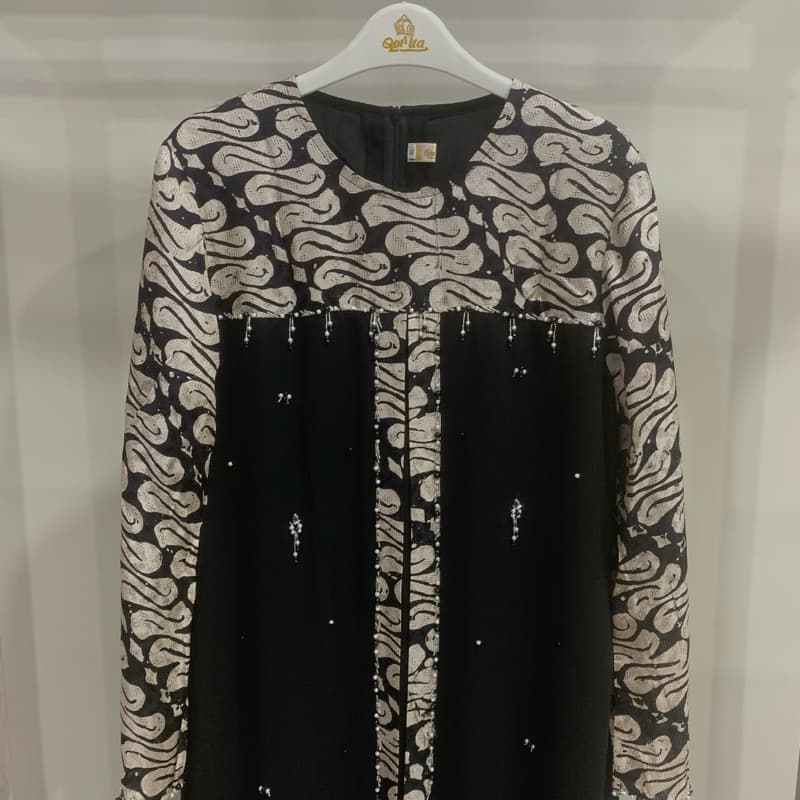 Gaun Maheswa Sogan | Gaun Batik Berpayet | Gaun Sogan Motif Klasik 5