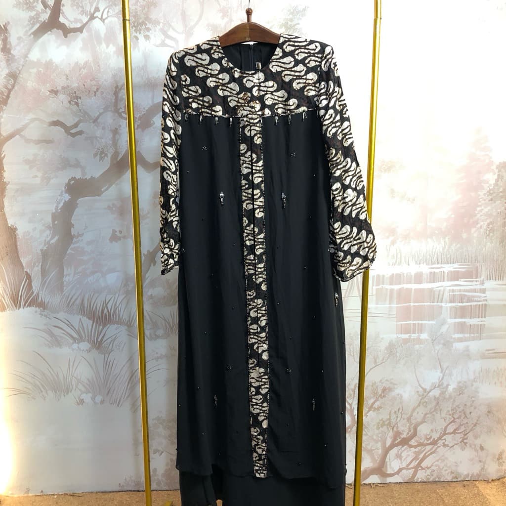 Gaun Maheswa Sogan | Gaun Batik Berpayet | Gaun Sogan Motif Klasik 7