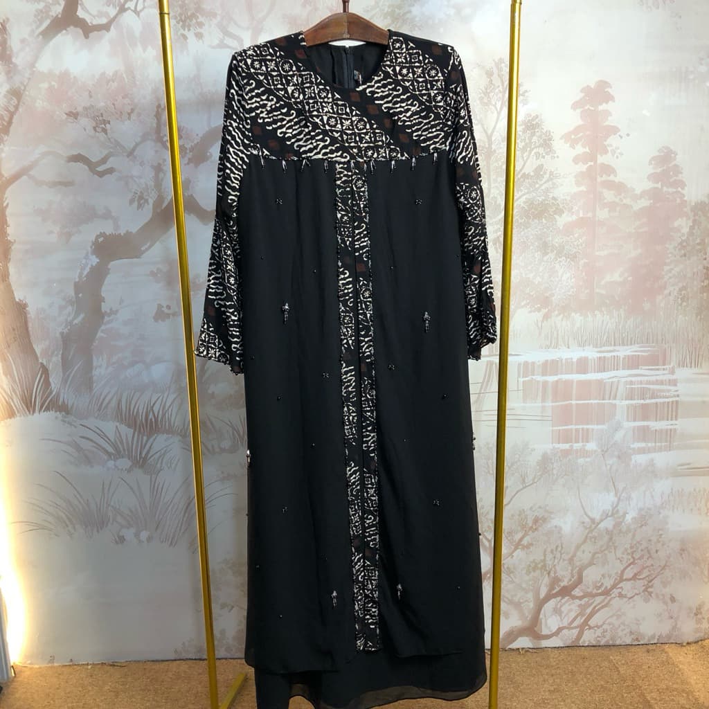 Gaun Maheswa Sogan | Gaun Batik Berpayet | Gaun Sogan Motif Klasik 8