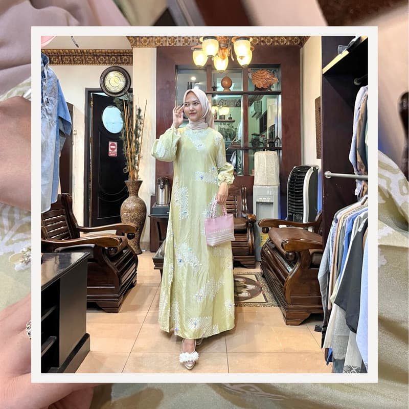 Gaun New Bellya | Gaun Batik Berpayet | Gaun Batik Pesta | Gaun Batik Soft | Gaun Batik Simple | Gaun Batik Elegant 5