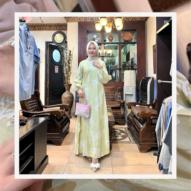 Gaun New Bellya | Gaun Batik Berpayet | Gaun Batik Pesta | Gaun Batik Soft | Gaun Batik Simple | Gaun Batik Elegant 6