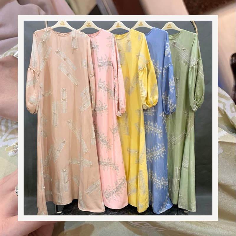 Gaun New Bellya | Gaun Batik Berpayet | Gaun Batik Pesta | Gaun Batik Soft | Gaun Batik Simple | Gaun Batik Elegant 7
