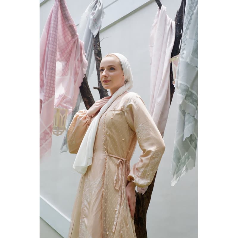 Gaun Outer Athiya | Gaun Set Inner Outer | Gaun Batik Elegant | Gaun Batik Kondangan | Gaun Batik Berpayet 3