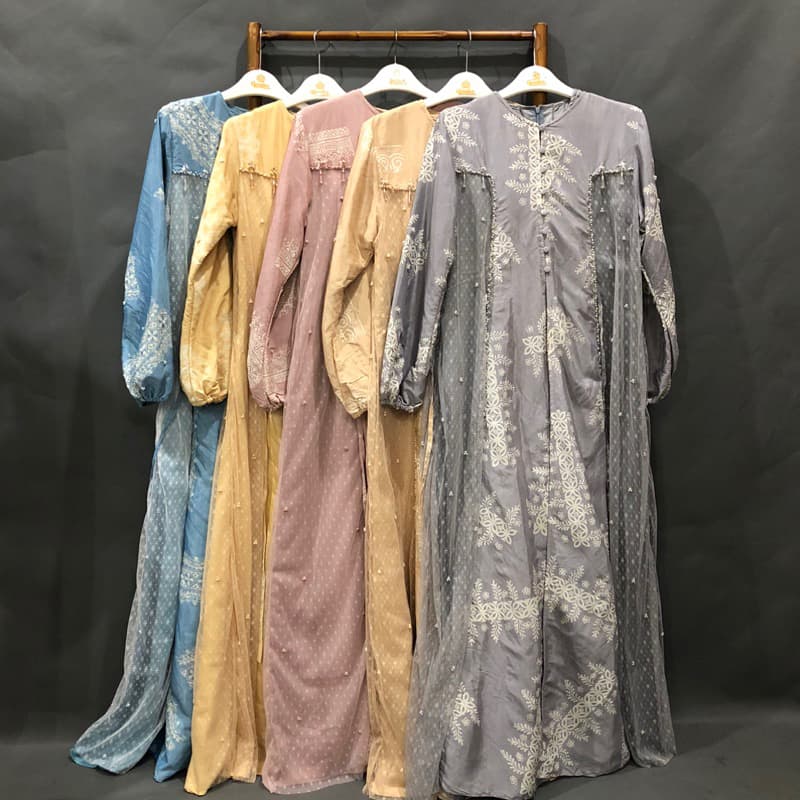 Gaun Outer Athiya | Gaun Set Inner Outer | Gaun Batik Elegant | Gaun Batik Kondangan | Gaun Batik Berpayet 5