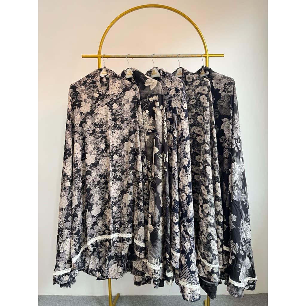 MukenaQonita | Mukena Urban Renda Hitam Putih Series | Mukena Jumbo | Adem dan Ringan | Free Pouch Cantik