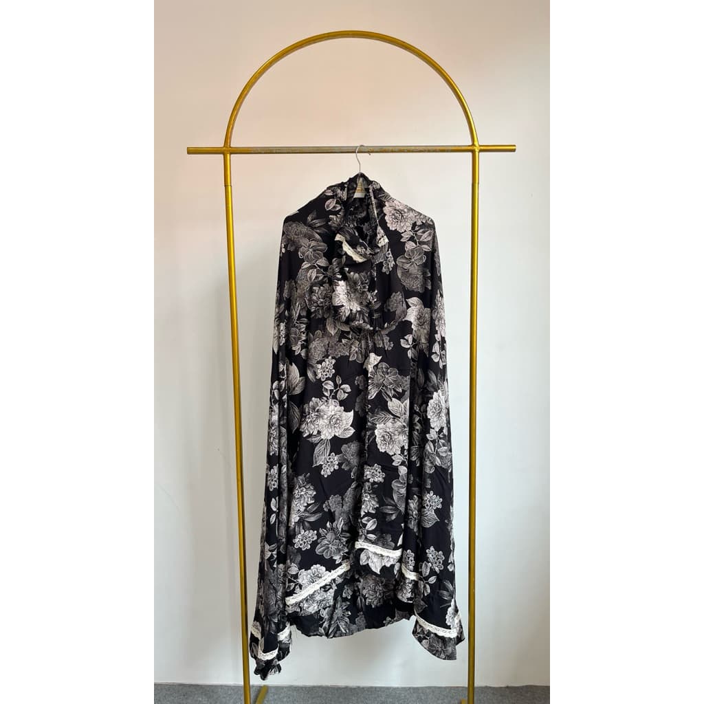 MukenaQonita | Mukena Urban Renda Hitam Putih Series | Mukena Jumbo | Adem dan Ringan | Free Pouch Cantik 5