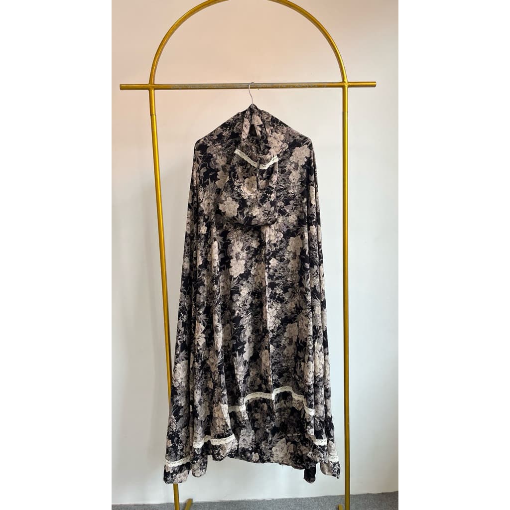 MukenaQonita | Mukena Urban Renda Hitam Putih Series | Mukena Jumbo | Adem dan Ringan | Free Pouch Cantik 9