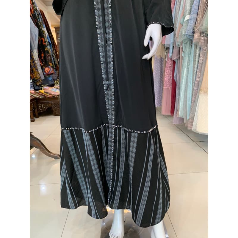 Qoni | Abaya Zea | Abaya premium | Abaya simpel dan elegan | Abaya berpayet 5