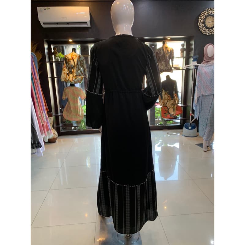 Qoni | Abaya Zea | Abaya premium | Abaya simpel dan elegan | Abaya berpayet 6