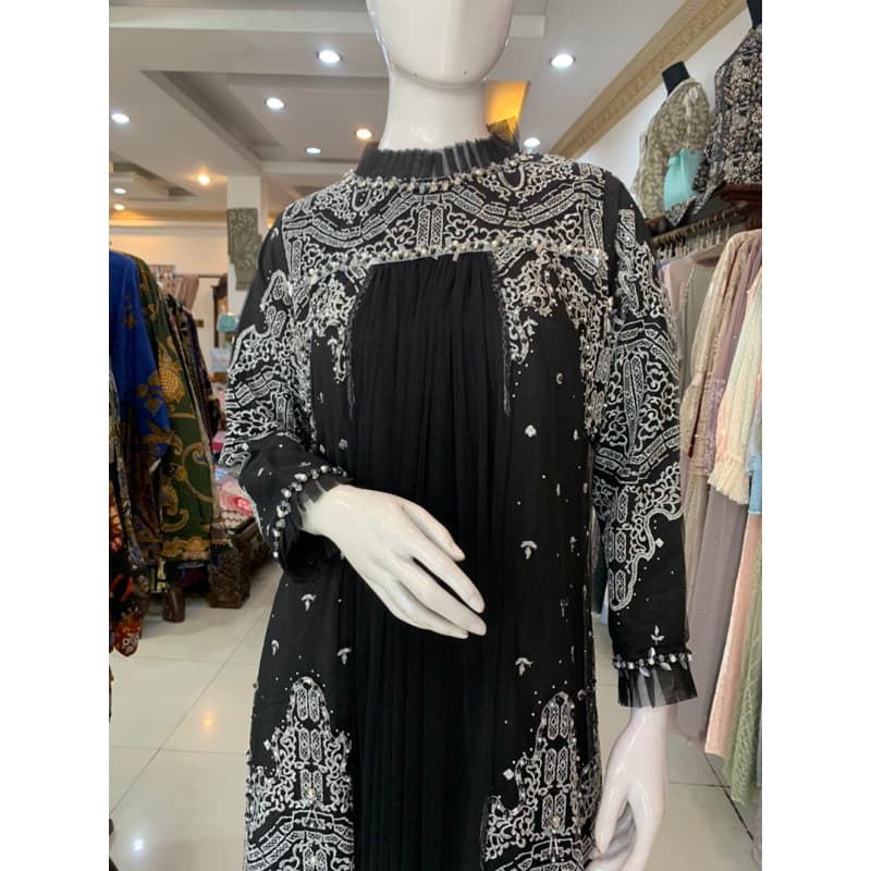 Qoni | Gaun Dayana | Gaun pesta premim | Gaun borkat | Gaun berpayet | Look simpel dan elegan. 2