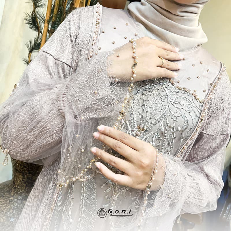 Qoni | Gaun Queenaya | Gaun pesta premium | Gaun berpayet | Gaun pesta simpel dan elegan 3