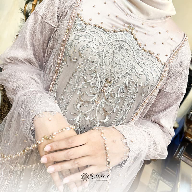 Qoni | Gaun Queenaya | Gaun pesta premium | Gaun berpayet | Gaun pesta simpel dan elegan 4
