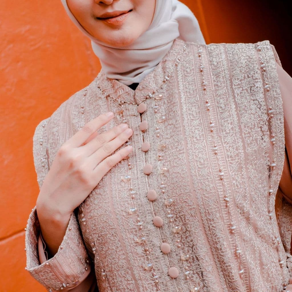 Qoni | Gaun Zaira | Gaun Elegan Desain Unik 5