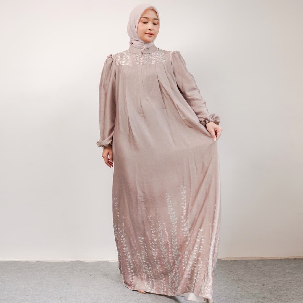 Qoni | LD Aghita Dress | Gaun Elegan dengan Detail Bordir dan Lengan Panjang untuk Tampilan Mewah 6