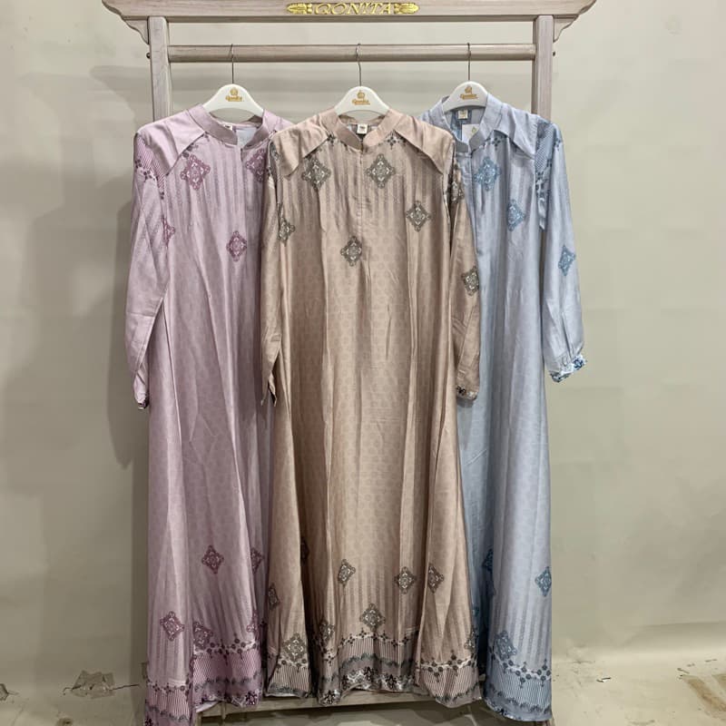 Qoni | Ld. Silk Zaura | Gaun Daily Look Premium | Gaun Bermotif Premium | Look Simple dan Elegan 6