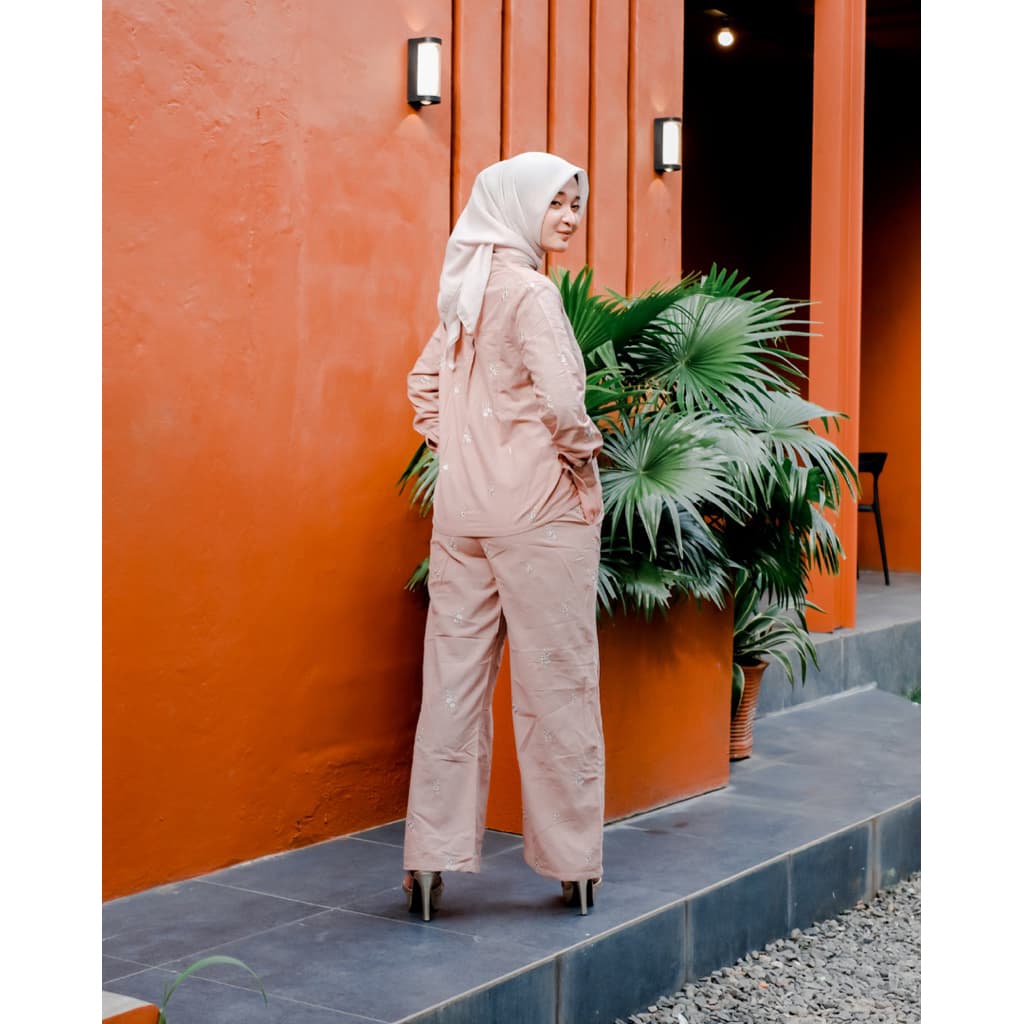 Qoni | Oneset Malda | Set Elegan Casual 4