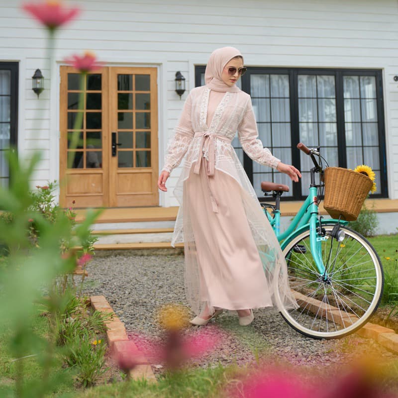 Qoni | Raya Series | Gaun Adelise | Gaun Pesta Premium | Gaun Berpayet | Gaun Simpel dan Elegan 3