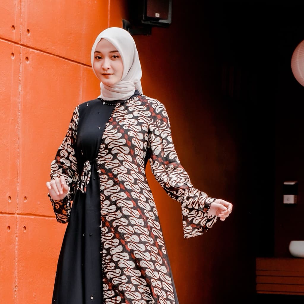Qonita Batik | Gaun Kalisha | Gaun Batik Berpayet Premium 3