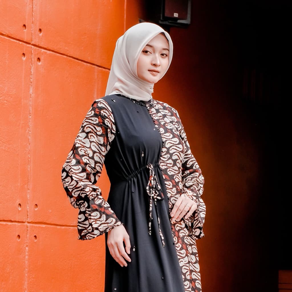 Qonita Batik | Gaun Kalisha | Gaun Batik Berpayet Premium 4