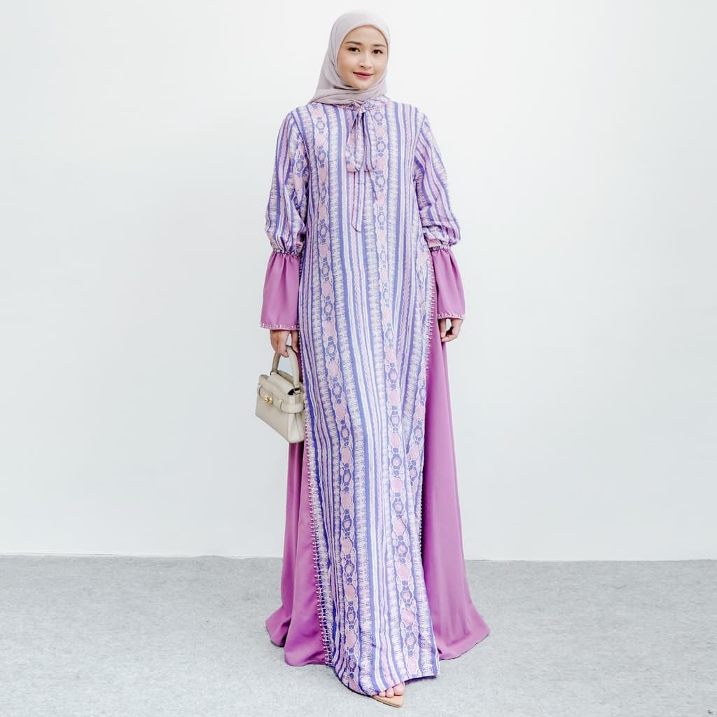 Qonita Batik | Gaun Taqia | Dress Batik | Gaun Mewah 2