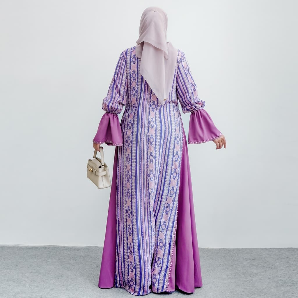 Qonita Batik | Gaun Taqia | Dress Batik | Gaun Mewah 4