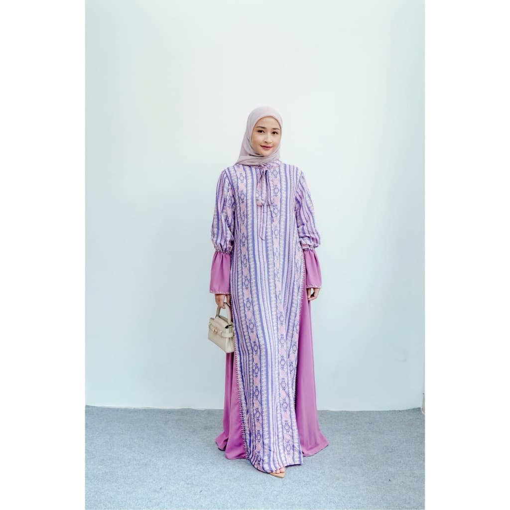 Qonita Batik | Gaun Taqia | Dress Batik | Gaun Mewah 9