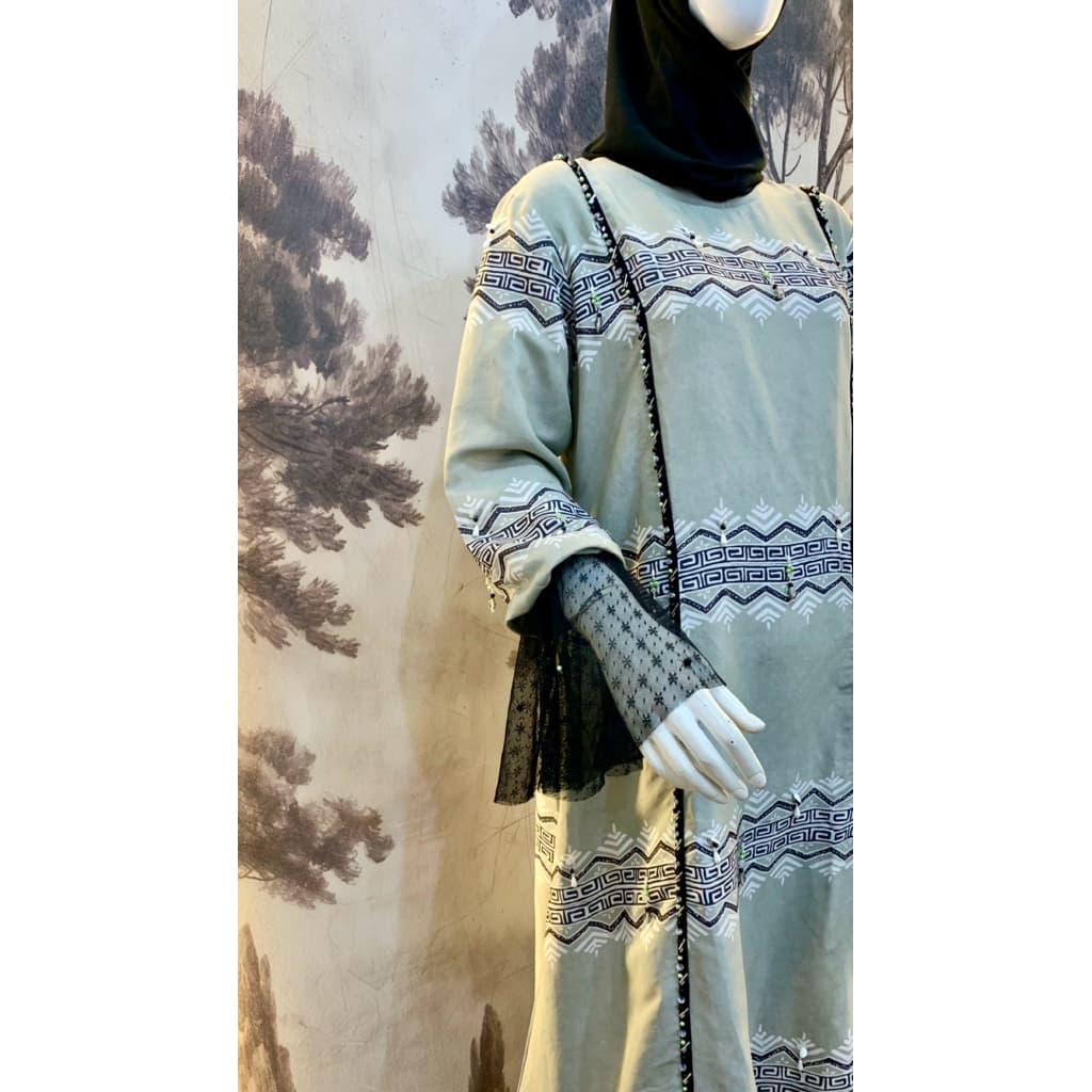 Qonita Batik Gaun Zianira - Gaun Batik Soft Berpayet 3