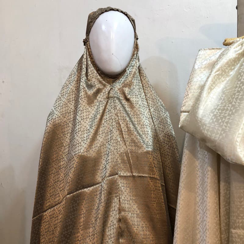 Qonita | Mukena Satin Motif Piramid | Mukena Renda Cantik | Mukena Premium 2